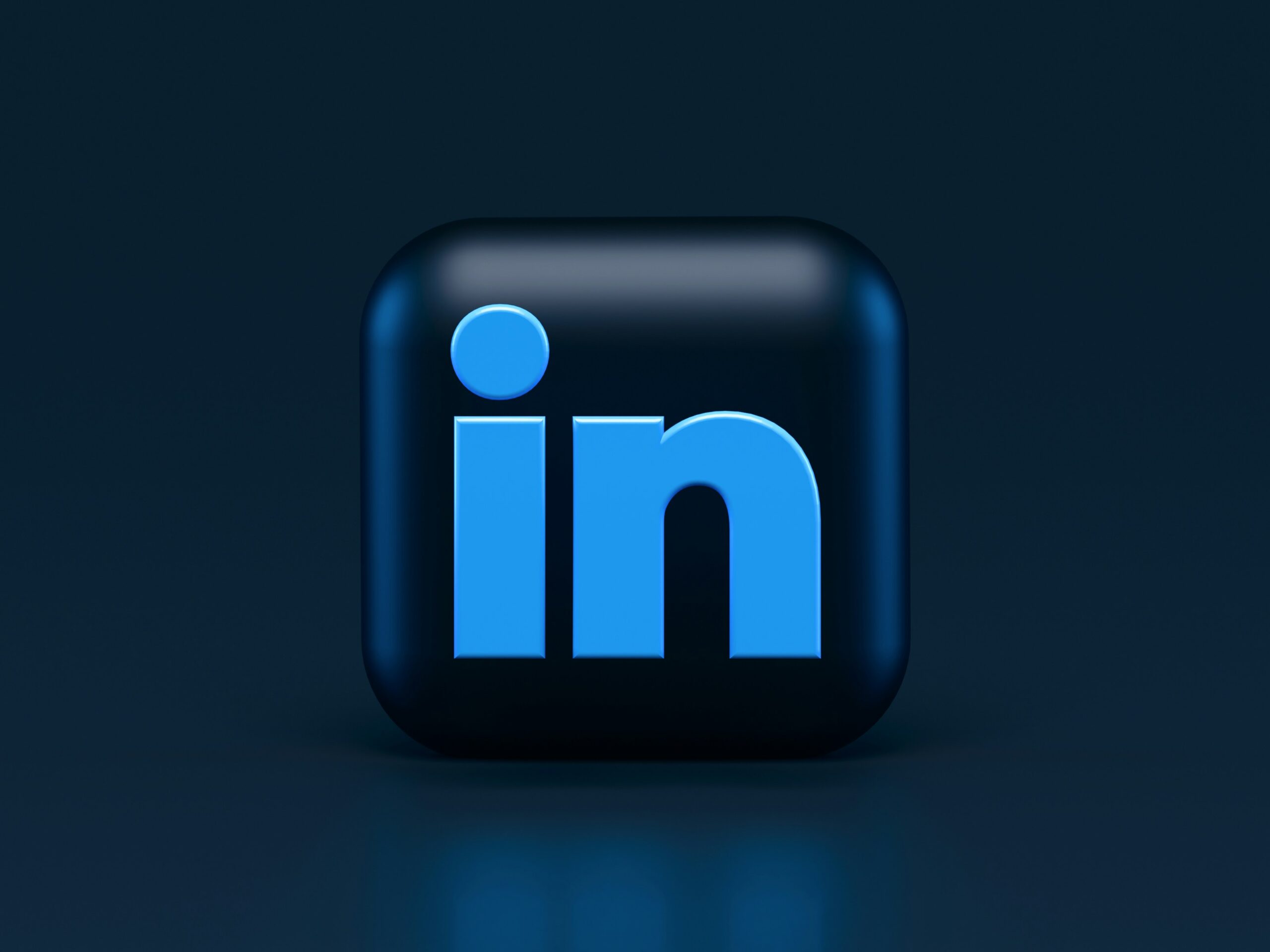 LinkedIn cold messaging strategies